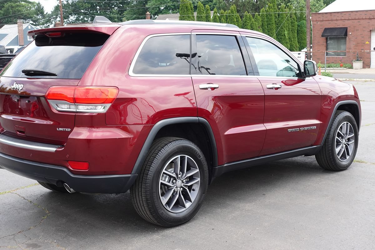 Used 2018 Jeep Grand Cherokee Limited AWD/4WD image 11