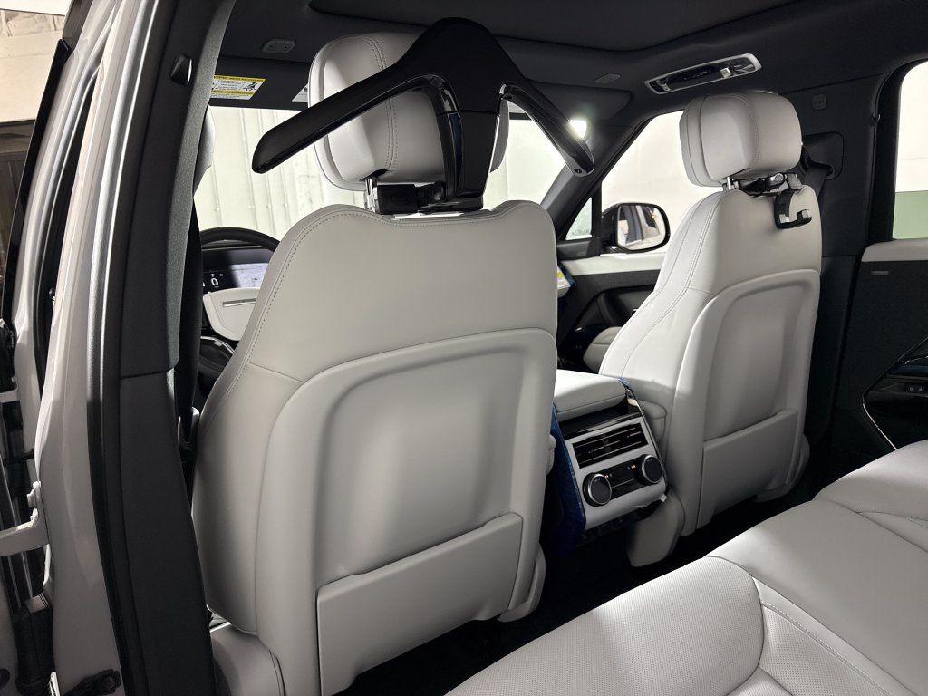 New 2027 Land Rover Range Rover Sport SE AWD/4WD image 30