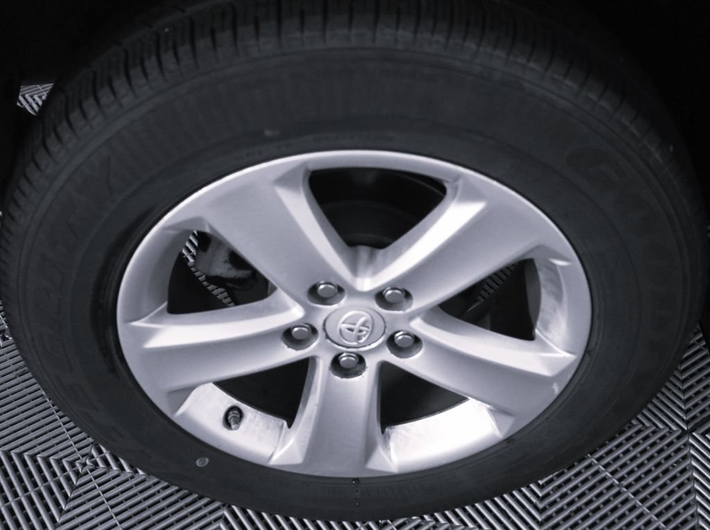 Used 2014 Toyota RAV4 XLE AWD/4WD image 7