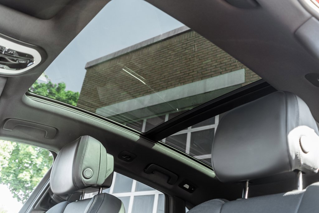 Used 2023 Porsche Macan image 11