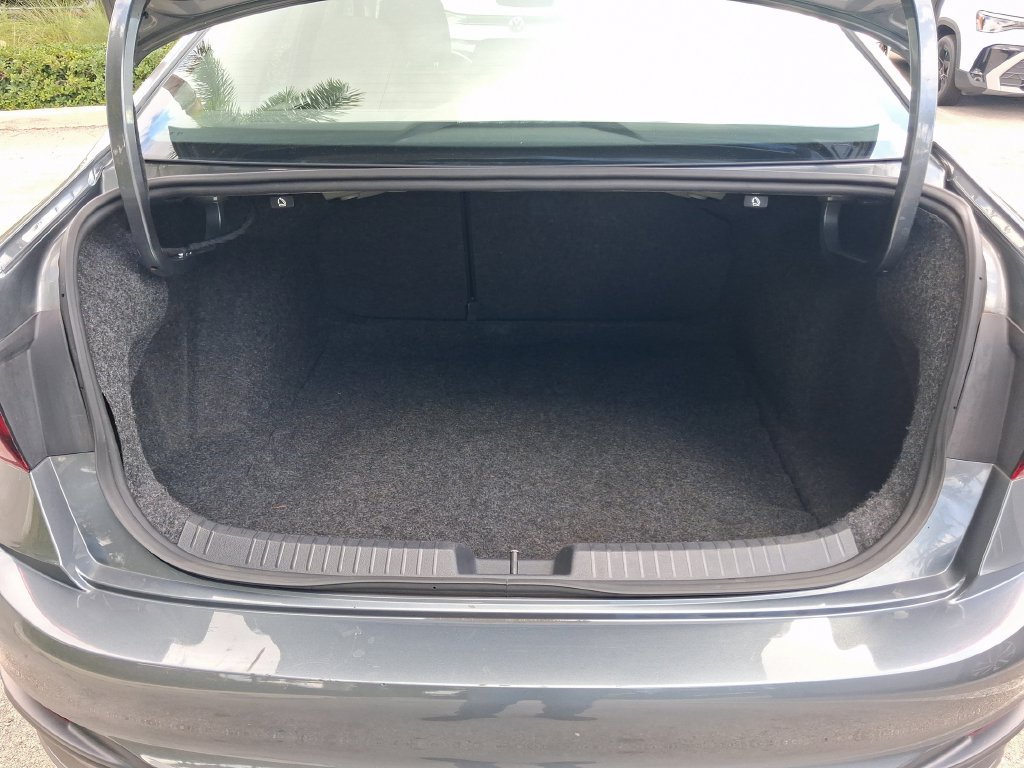 Certified 2024 Volkswagen Jetta S FWD image 11