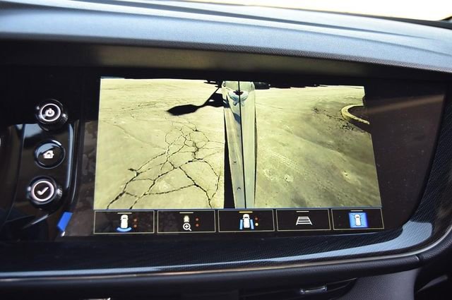 Used 2022 Buick Envision Essence w/ Technology Package I image 16