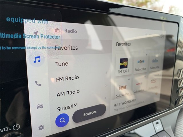 Used 2025 Toyota Camry SE image 24