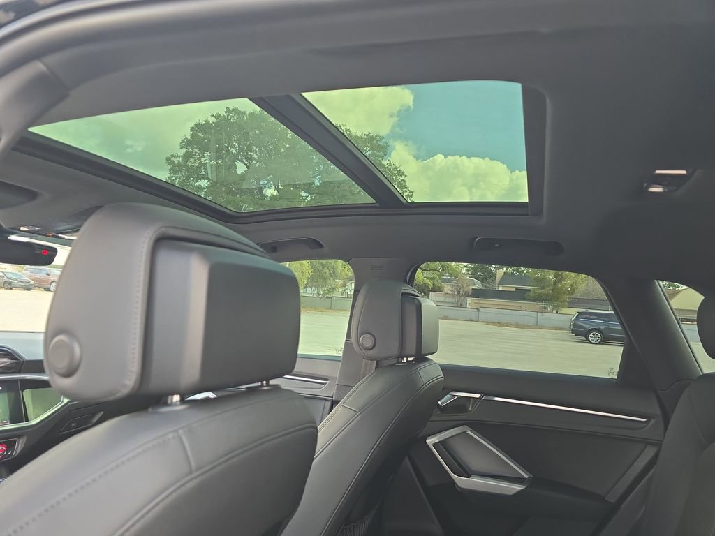 Used 2021 Audi Q3 2.0T Premium w/ Convenience Package image 30