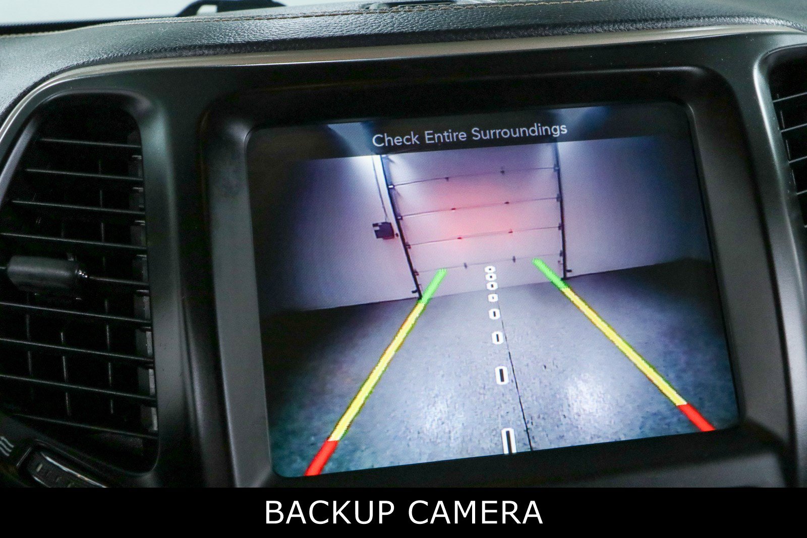 Used 2018 Jeep Cherokee Limited FWD image 18