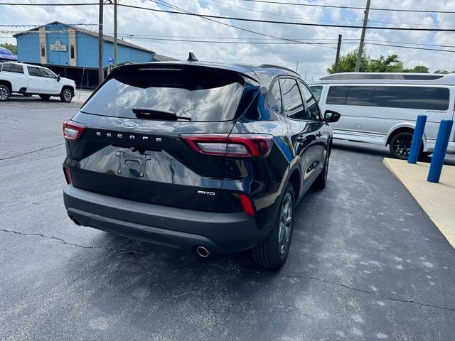 Used 2025 Ford Escape ST-Line Select AWD/4WD image 5