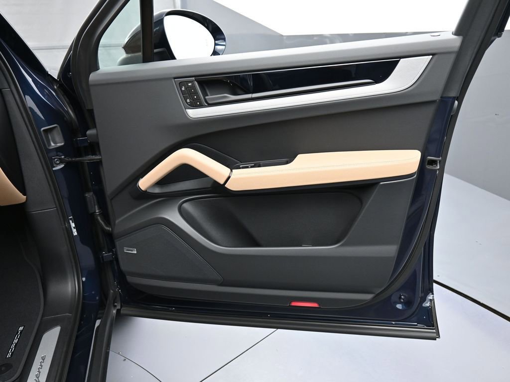 New 2026 Porsche Cayenne image 28