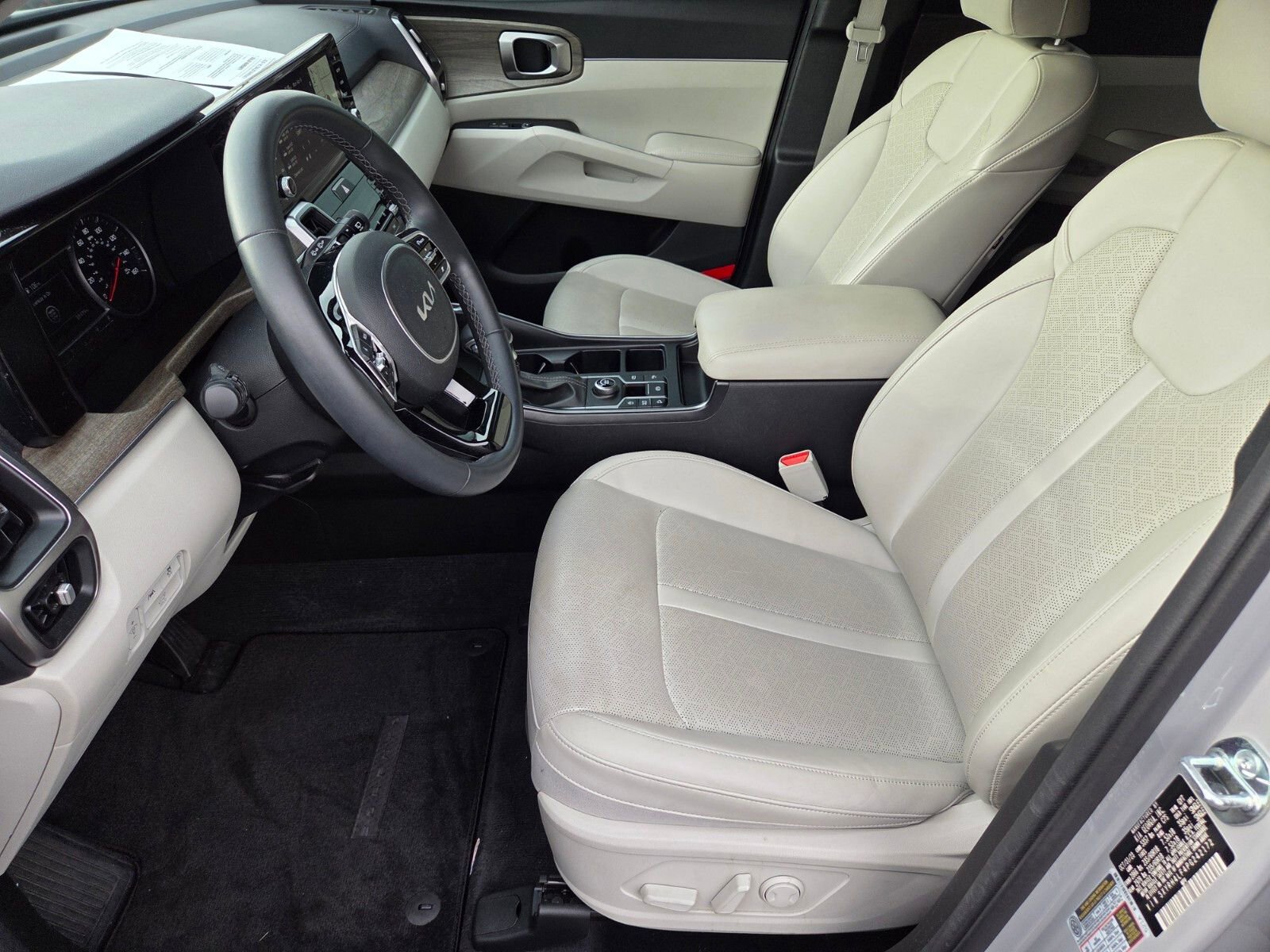 Used 2023 Kia Sorento EX w/ Panoramic Sunroof Package image 10