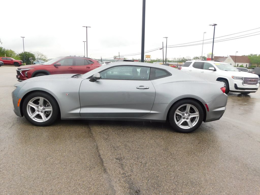 Used 2023 Chevrolet Camaro LT RWD image 6