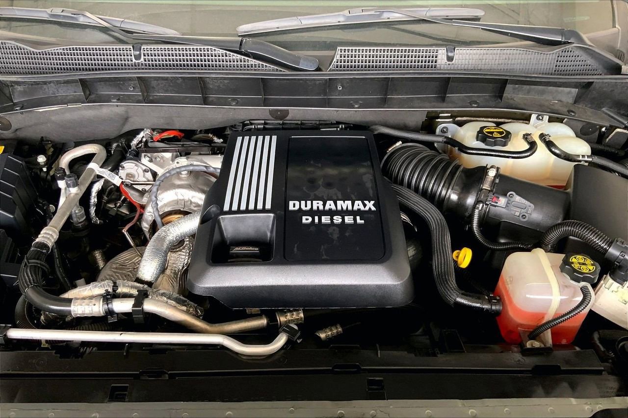 Used 2024 GMC Sierra 1500 AT4 w/ Technology Package image 9