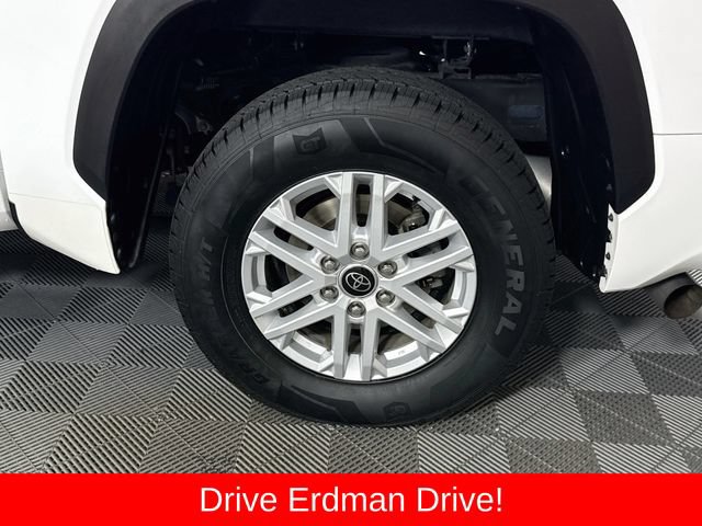 Used 2022 Toyota Tundra SR5 w/ Convenience Package RWD image 4