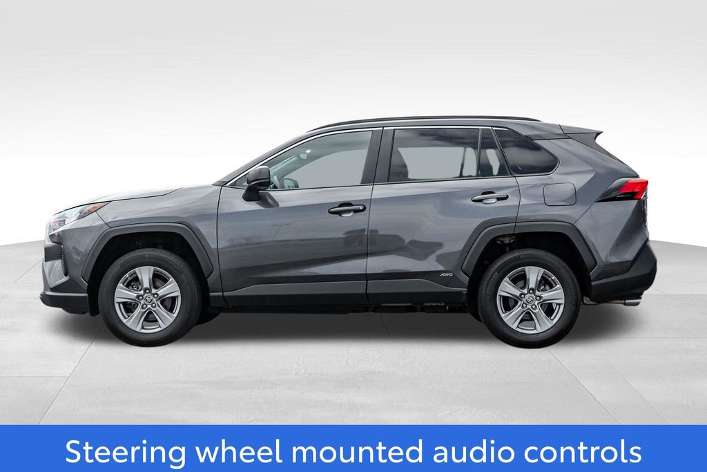 Certified 2022 Toyota RAV4 LE AWD/4WD image 4