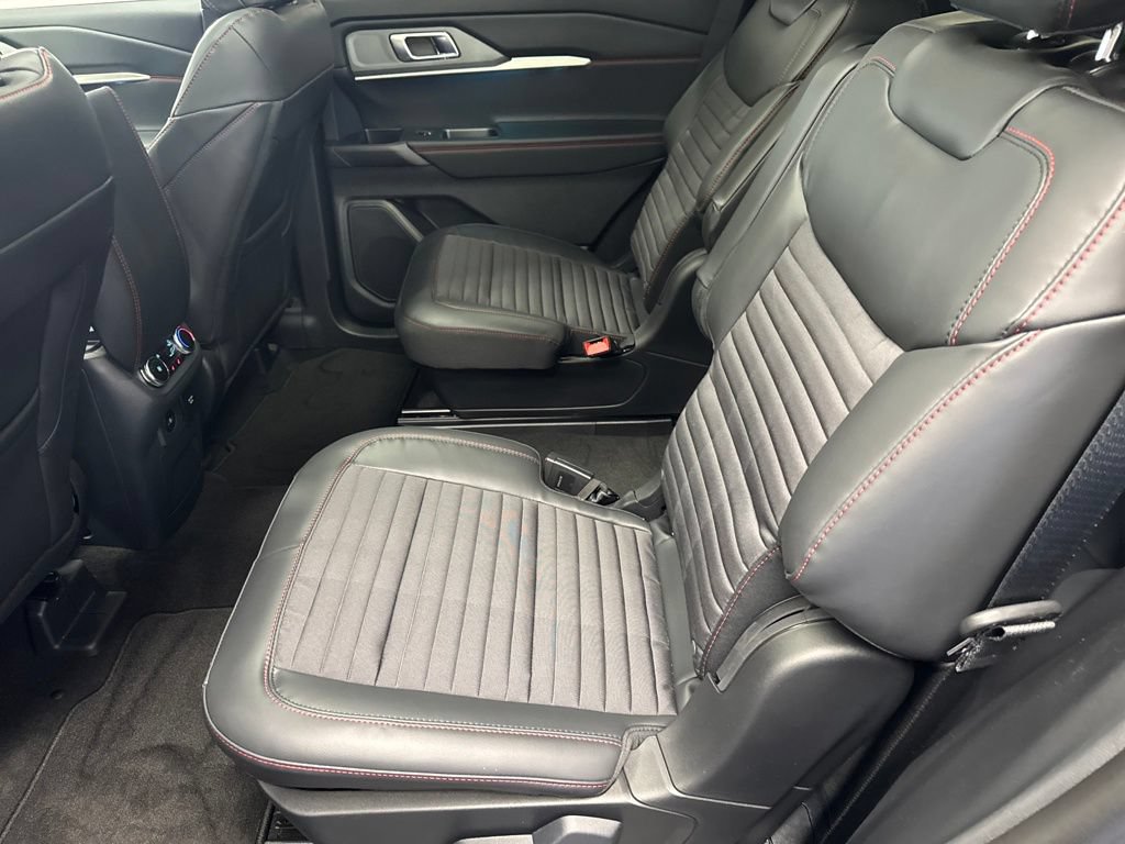 New 2026 Ford Explorer ST-Line w/ ST-Line Street Pack AWD/4WD image 25