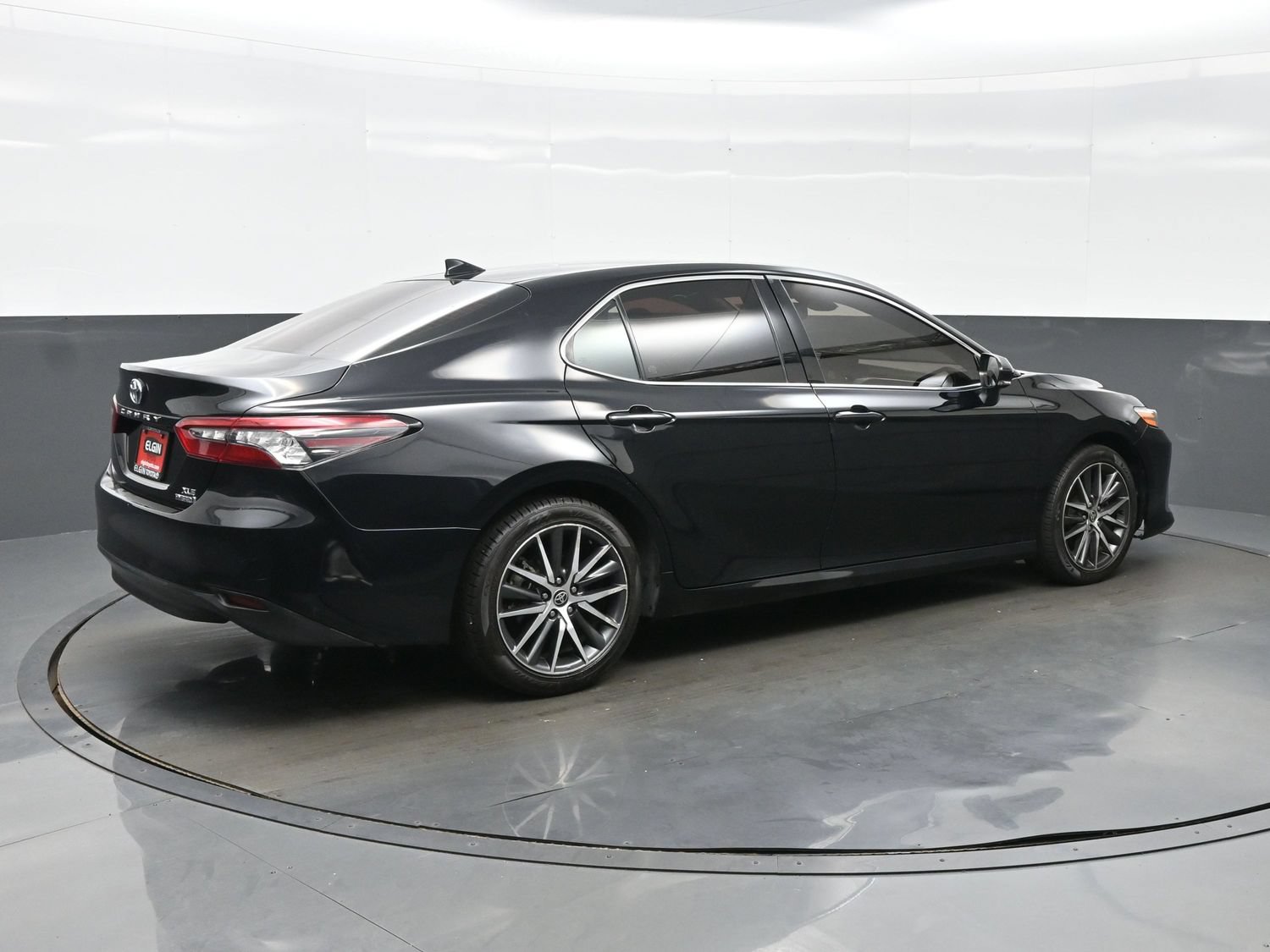 Used 2022 Toyota Camry XLE FWD image 6