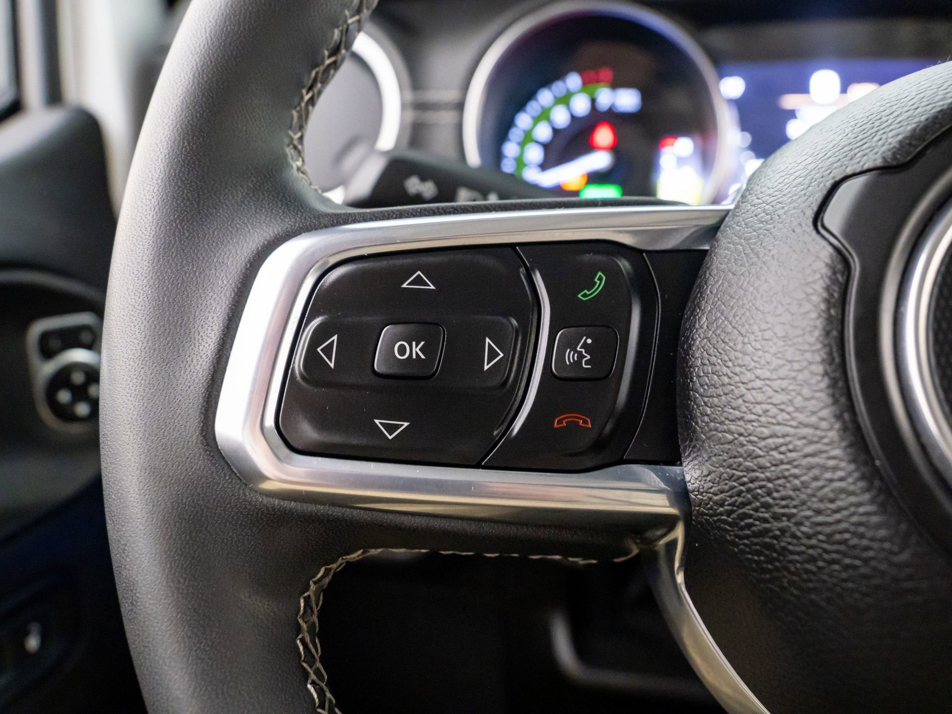 Used 2023 Jeep Wrangler Unlimited Sahara w/ Cold Weather Group image 30