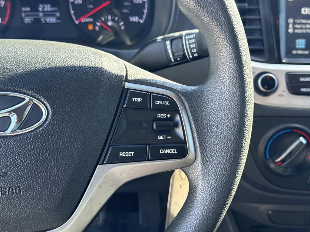 Used 2022 Hyundai Accent SEL image 29