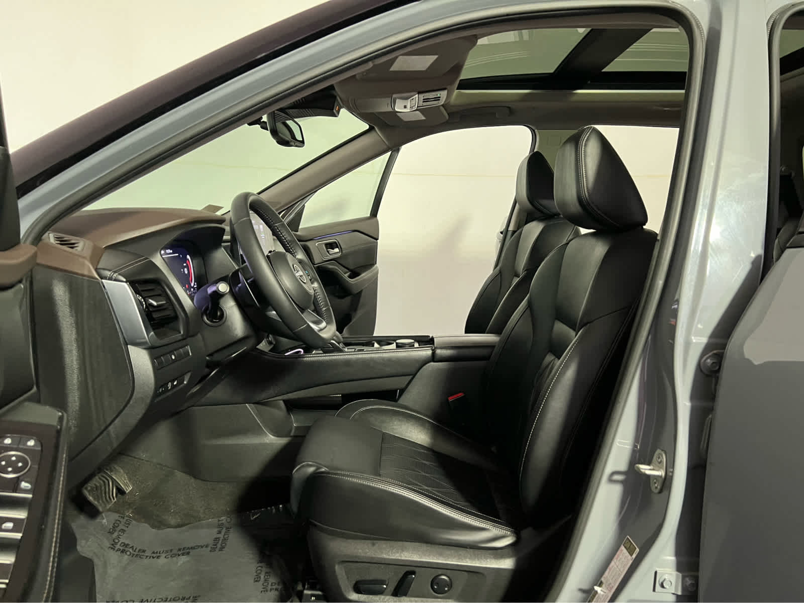 Used 2023 Nissan Rogue Platinum image 21