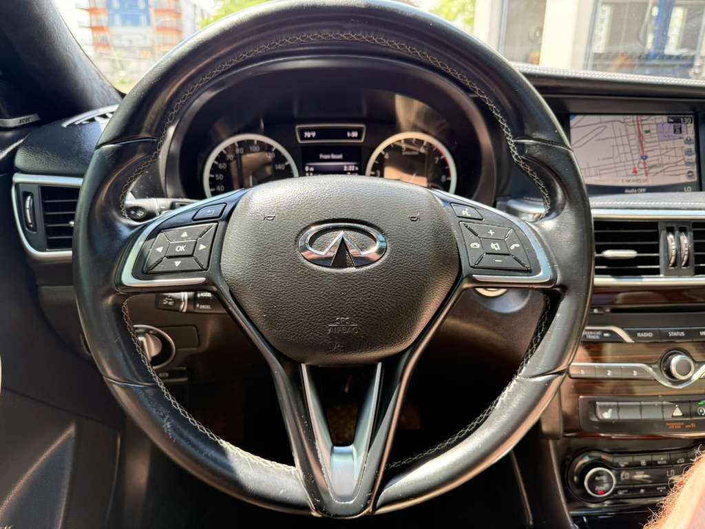 Used 2017 INFINITI QX30 Premium w/ Technology Package FWD image 26