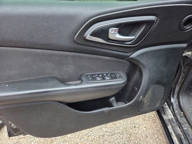 Used 2016 Chrysler 200 LX FWD image 11