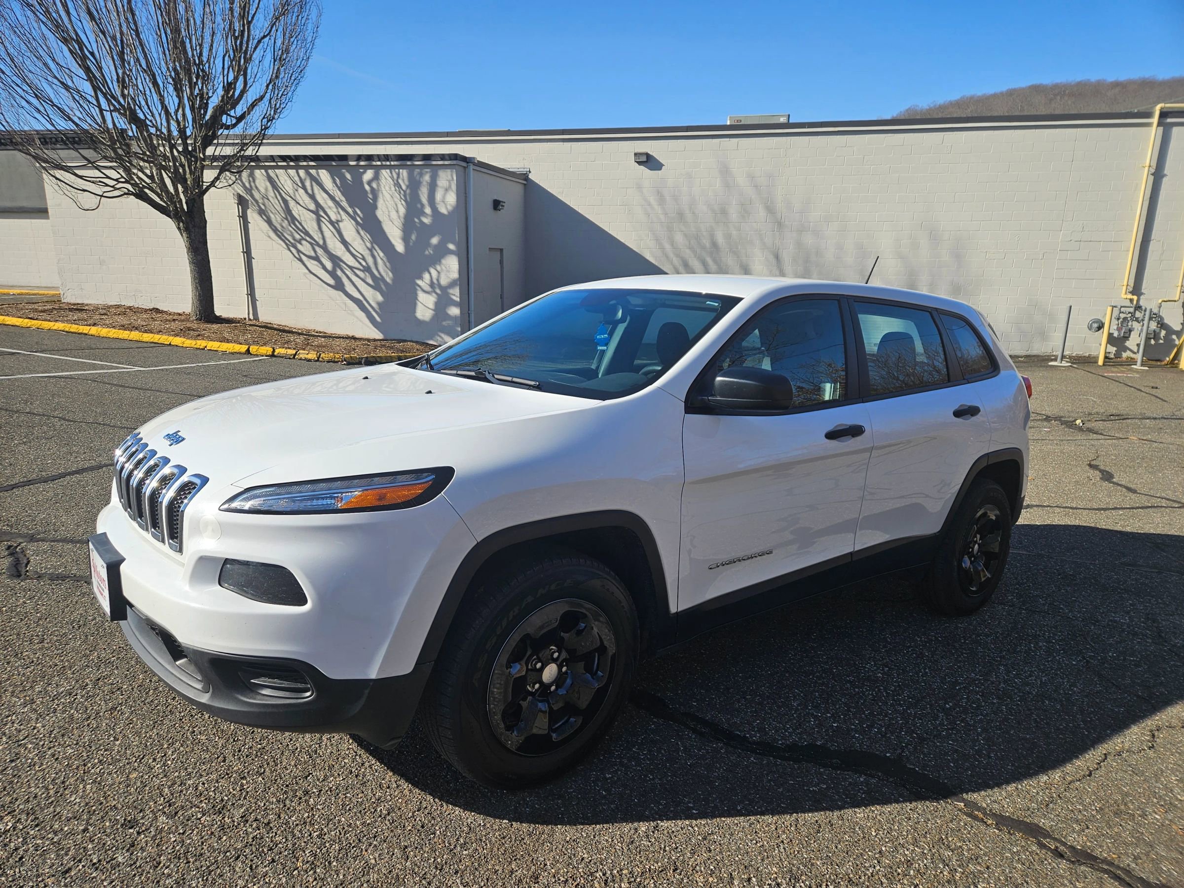 Used 2017 Jeep Cherokee Sport w/ Safety Group image 7