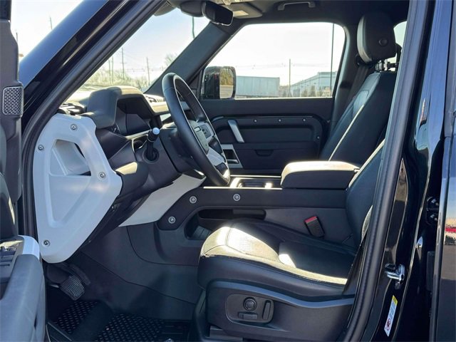Used 2023 Land Rover Defender 110 X-Dynamic SE image 16