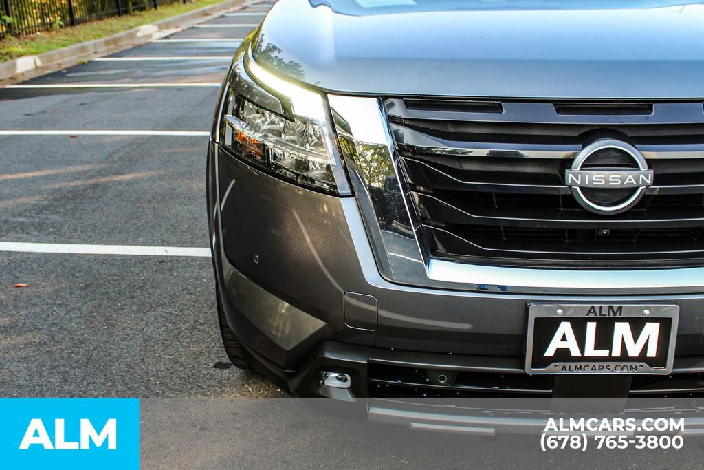 Used 2022 Nissan Pathfinder Platinum w/ Cargo Package image 12