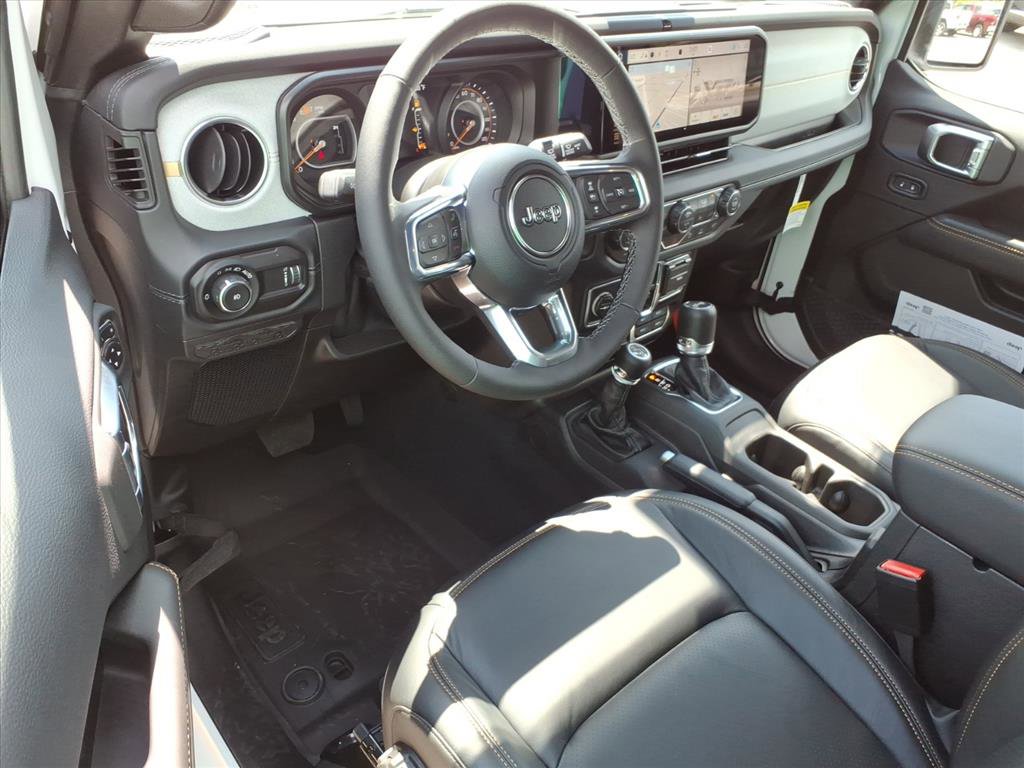 New 2026 Jeep Wrangler Unlimited Sahara AWD/4WD image 18