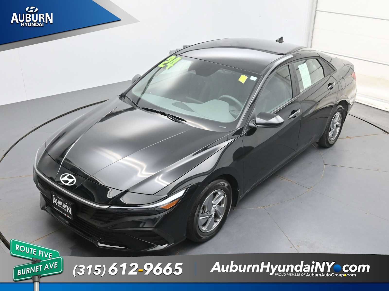 Used 2024 Hyundai Elantra SE FWD image 33