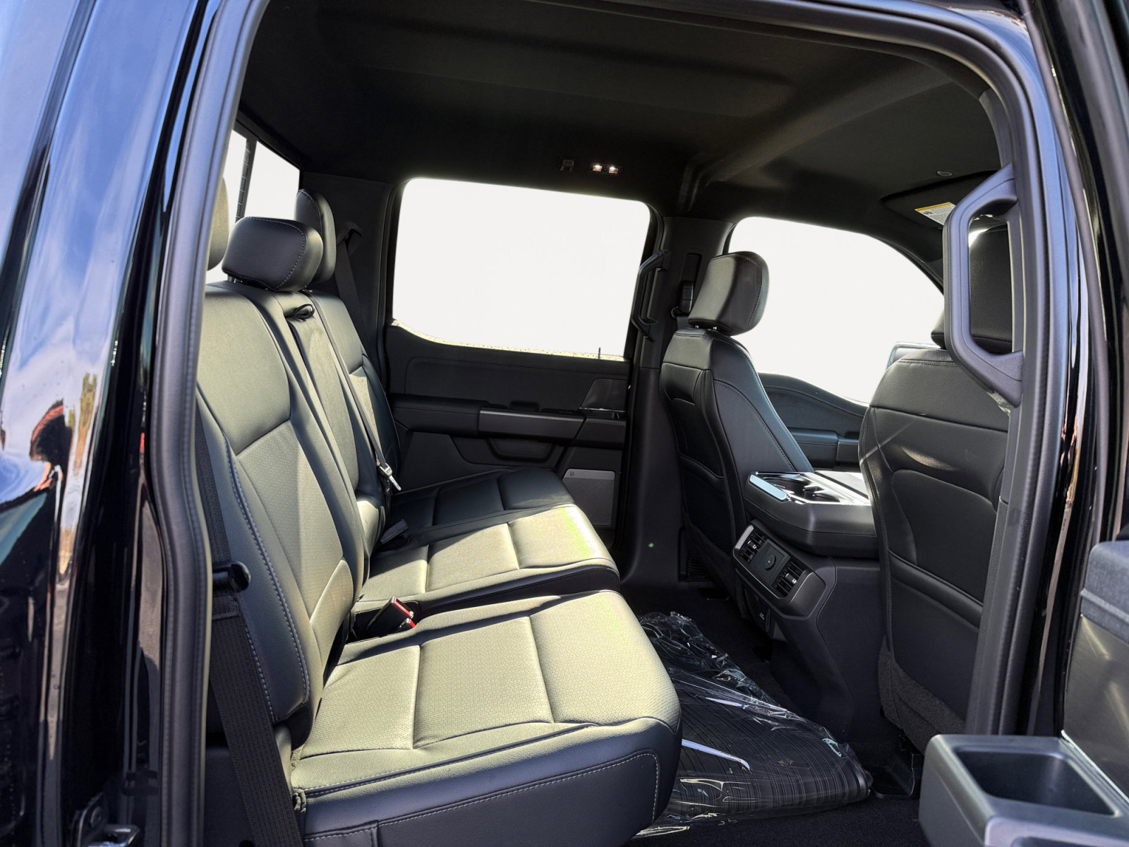 New 2026 Ford F150 Lariat w/ Equipment Group 501A Mid AWD/4WD image 18