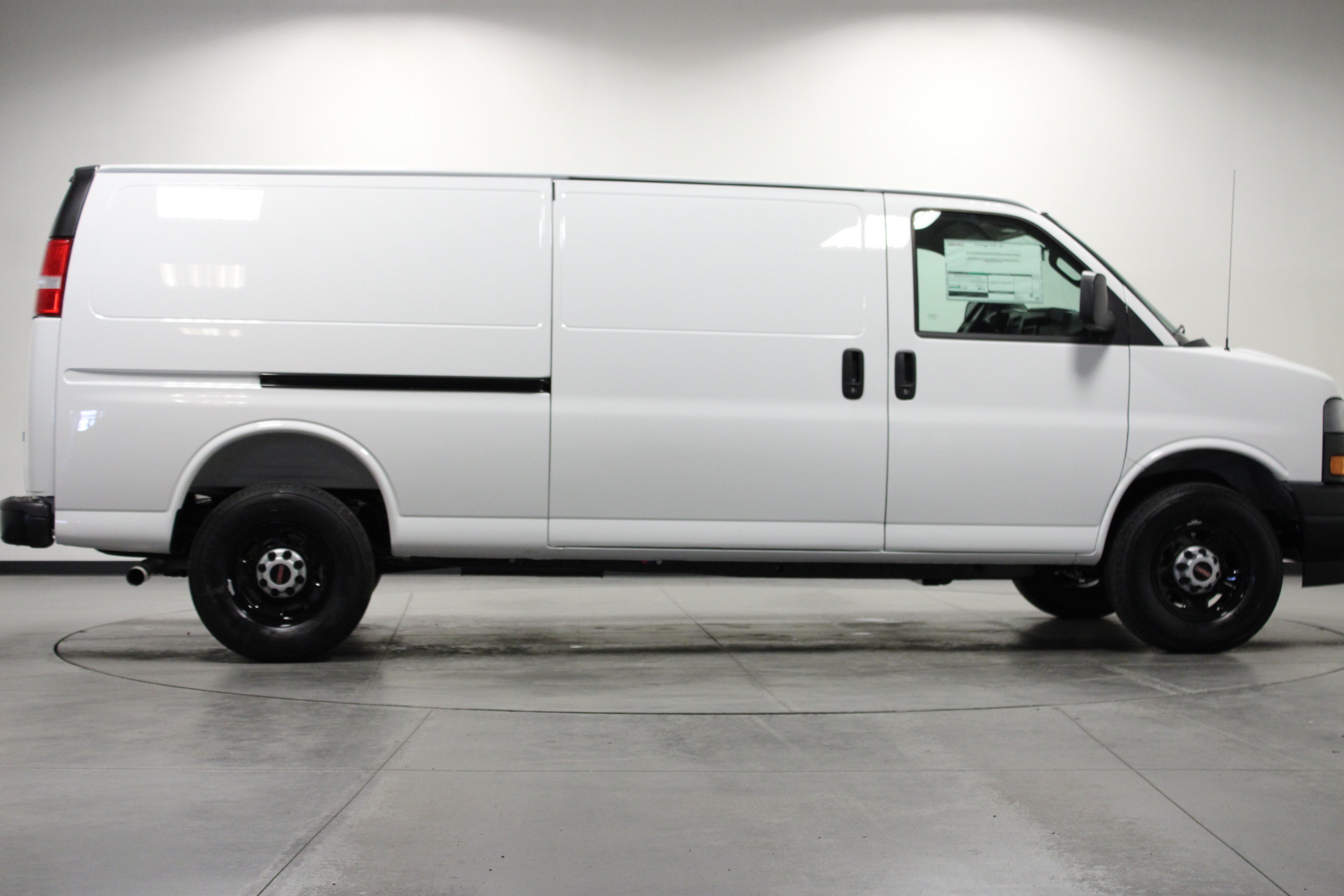 New 2026 GMC Savana 2500 Extended RWD image 3