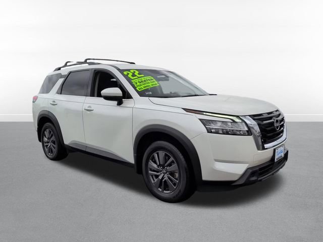 Used 2022 Nissan Pathfinder SV image 3