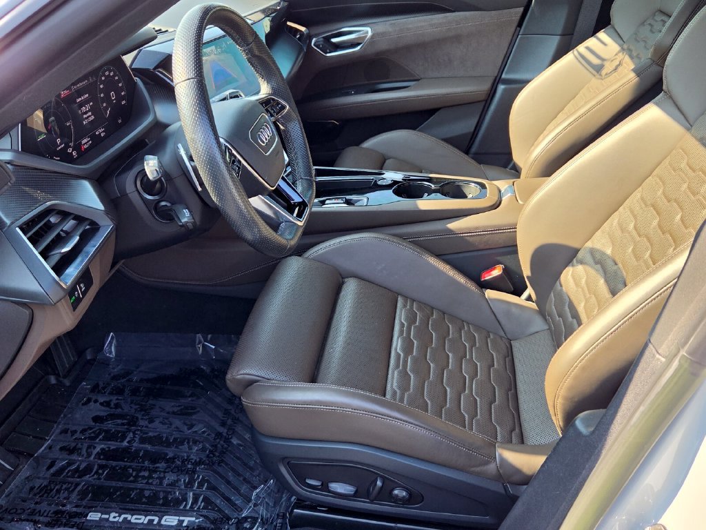 Used 2023 Audi e-tron GT Premium Plus w/ Performance Package AWD/4WD image 10