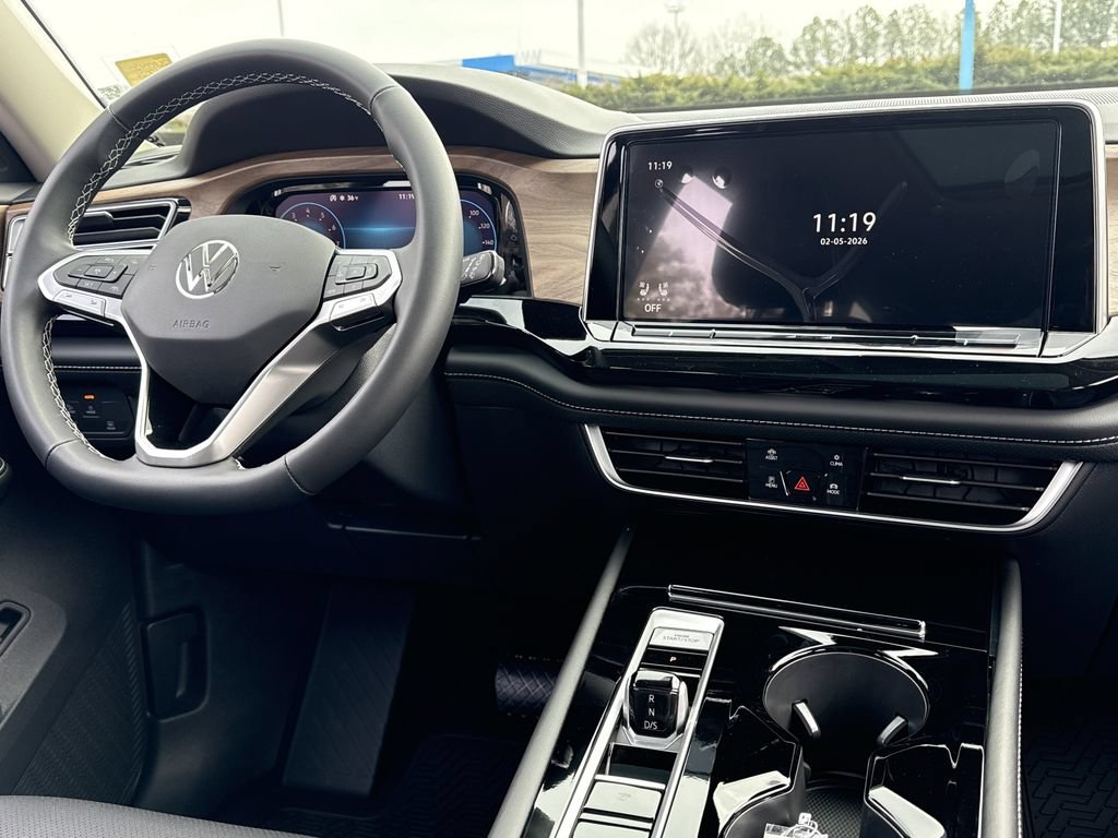 New 2026 Volkswagen Atlas SE FWD image 3