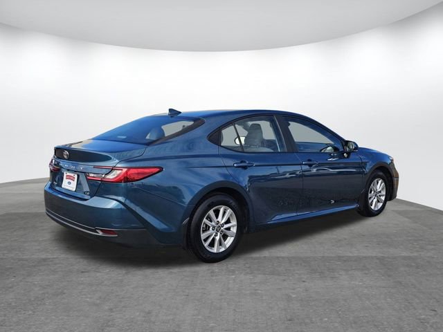 Used 2025 Toyota Camry LE w/ Convenience Package image 4