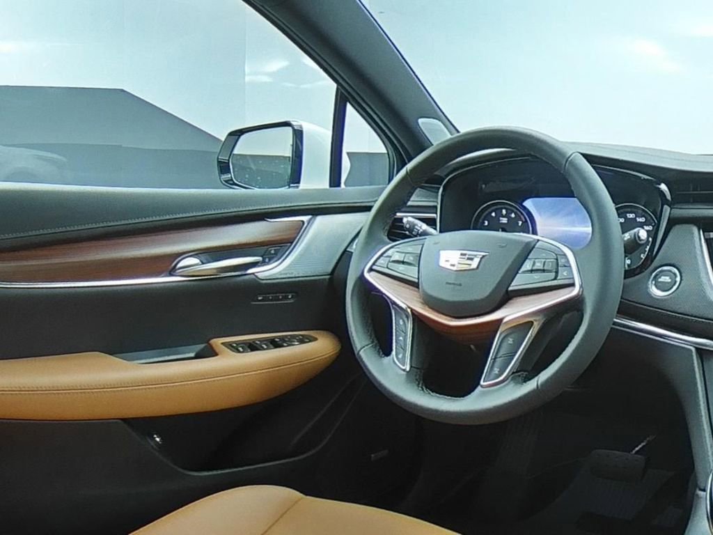 New 2025 Cadillac XT5 Premium Luxury w/ Technology Package image 9