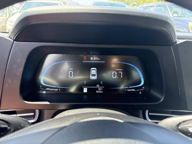 Certified 2026 Hyundai Elantra SE FWD image 32