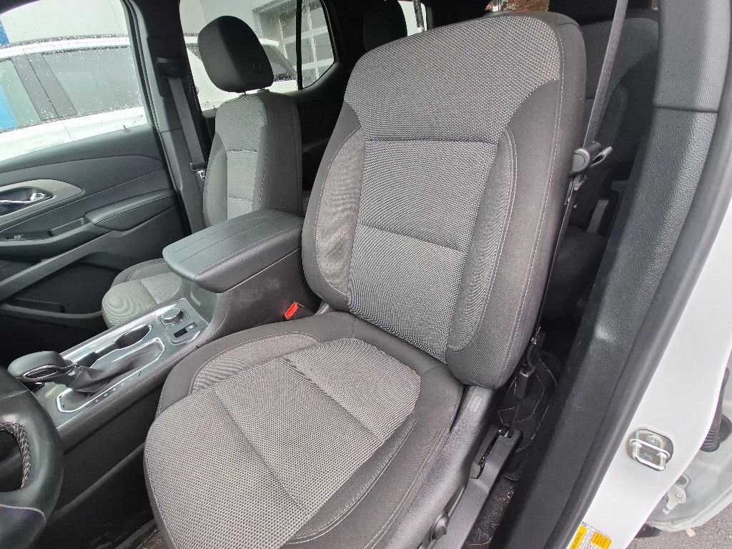 Used 2023 Chevrolet Traverse LT w/ LPO, Floor Liner Package AWD/4WD image 11