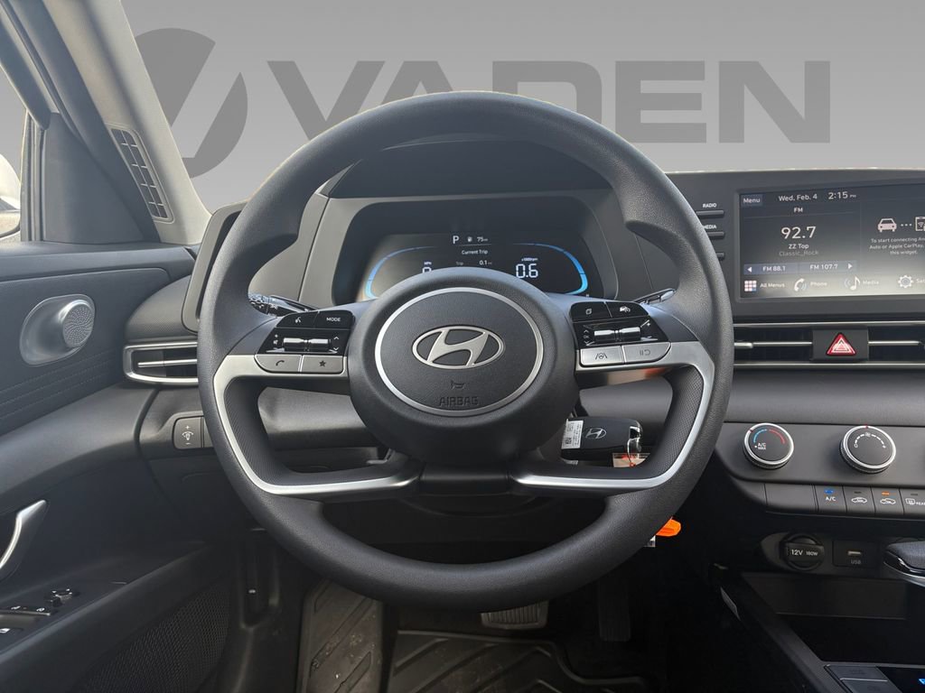 New 2026 Hyundai Elantra SE FWD image 10