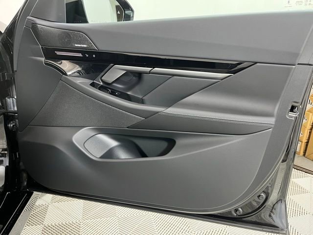 Used 2026 BMW 530i xDrive w/ M Sport Package image 23