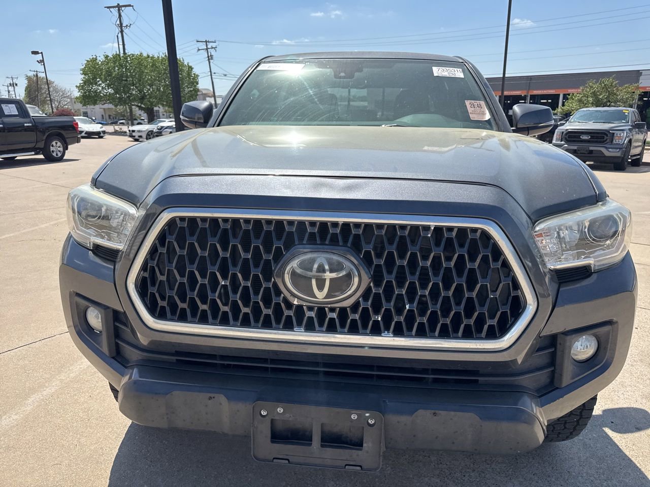 Used 2018 Toyota Tacoma TRD Off-Road w/ Technology Package image 2