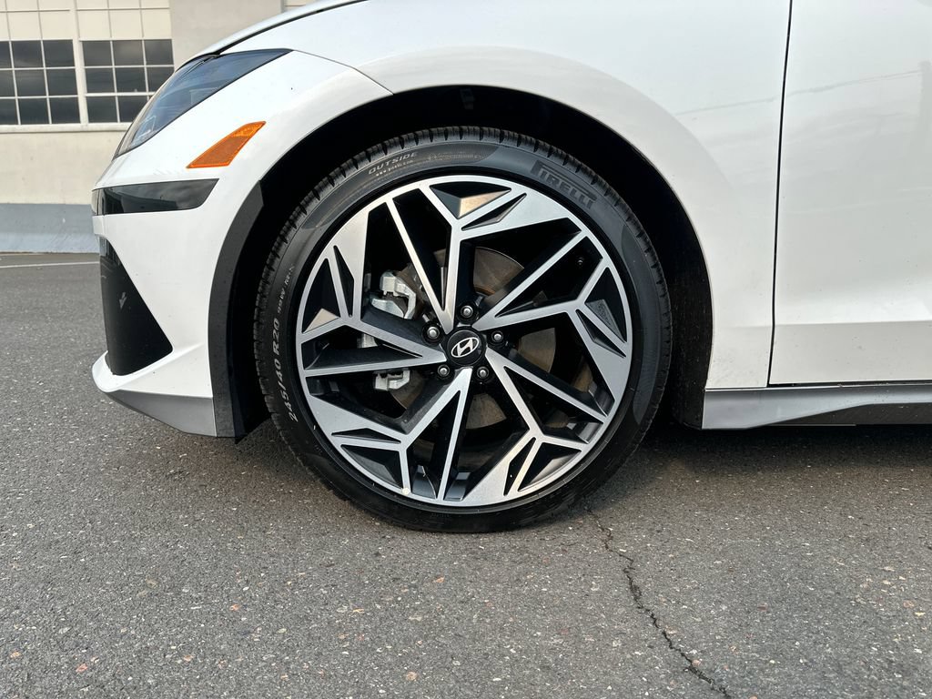Certified 2025 Hyundai Ioniq 6 SEL AWD/4WD image 11