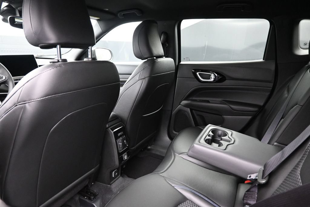 New 2026 Jeep Compass Latitude AWD/4WD image 23