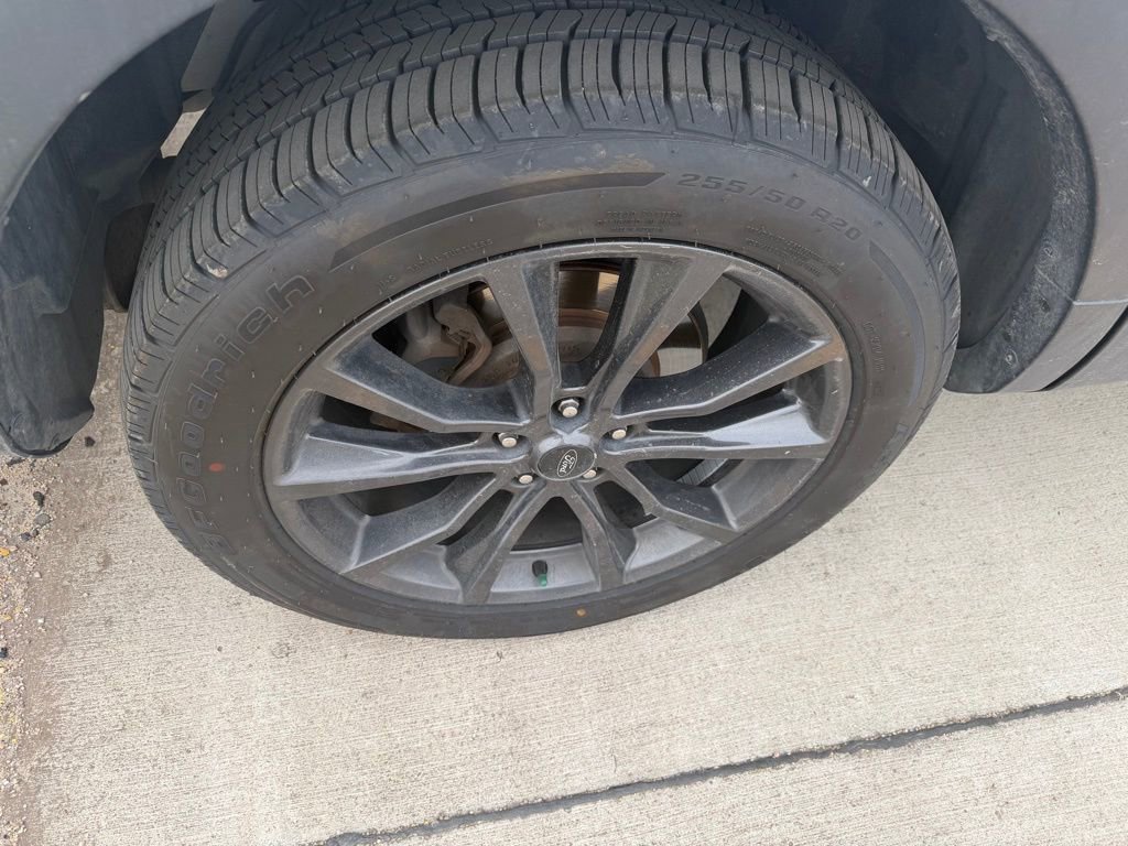 Used 2019 Ford Explorer XLT w/ Equipment Group 202A image 8