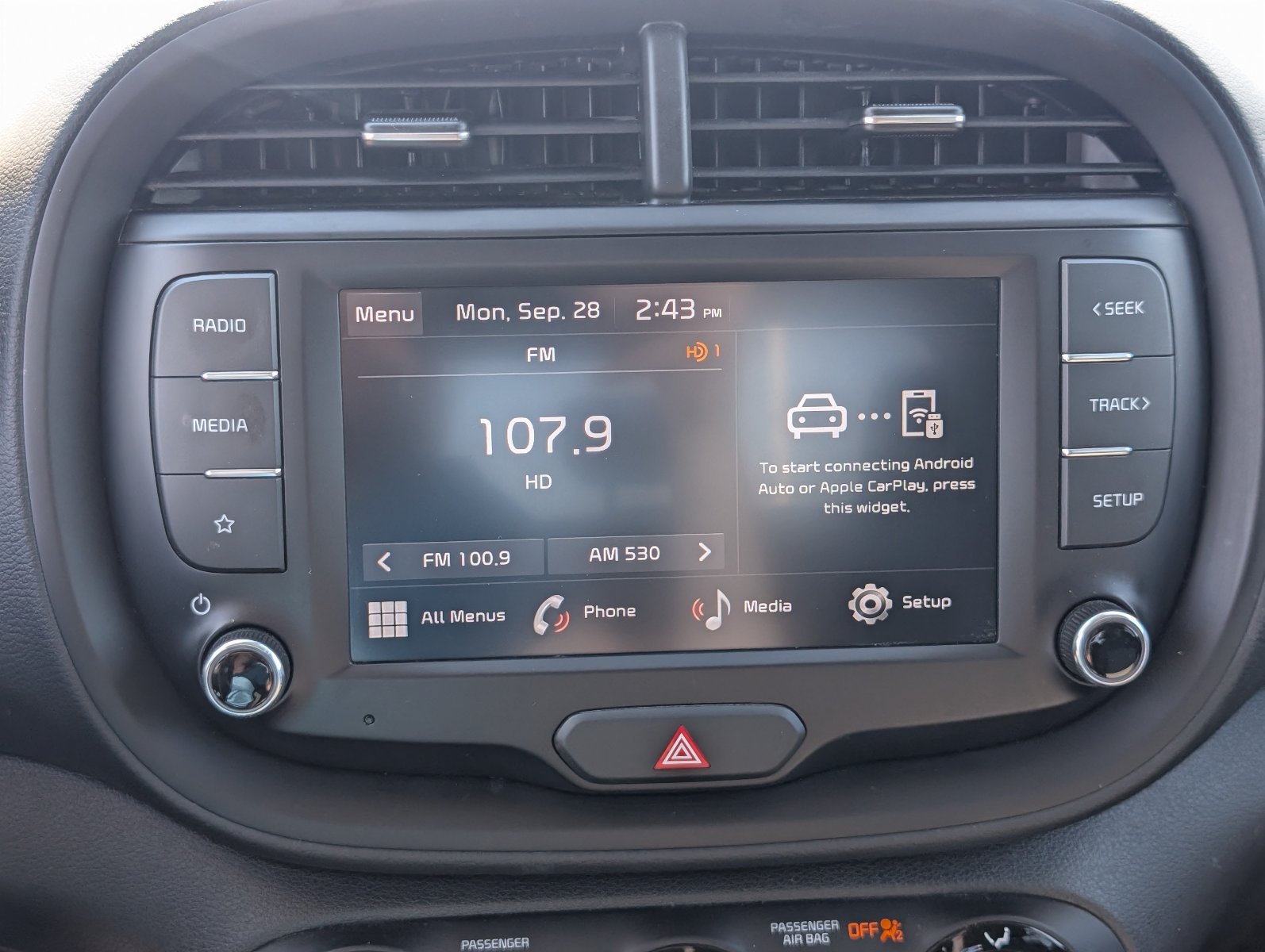 Used 2023 Kia Soul LX FWD image 18