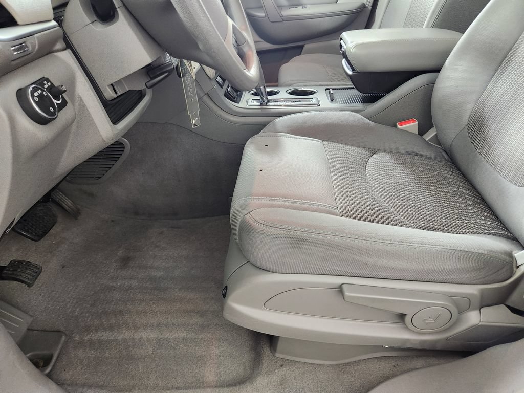 Used 2017 Chevrolet Traverse LS FWD image 11