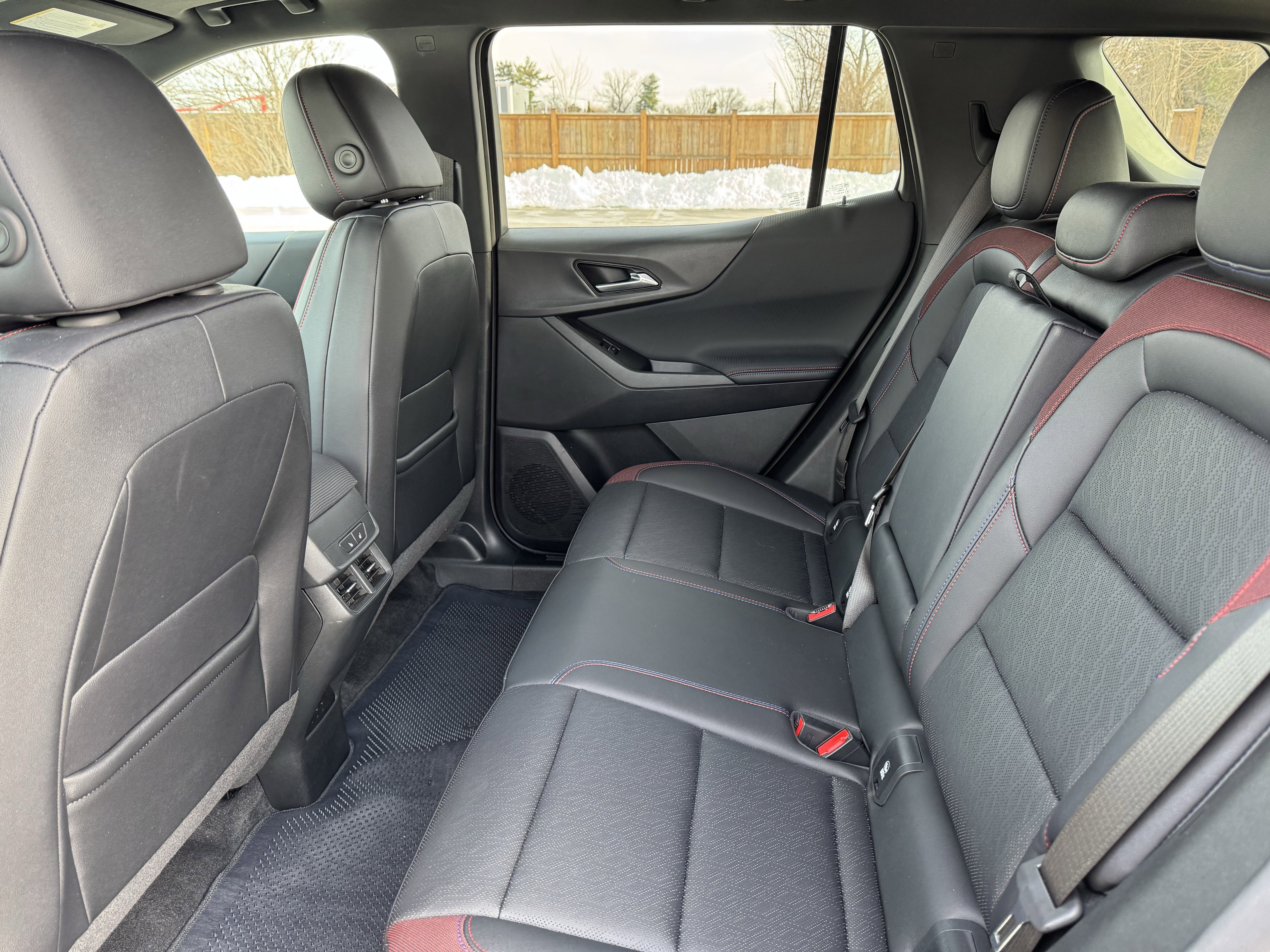 Used 2025 Chevrolet Equinox RS w/ Convenience Package III image 35