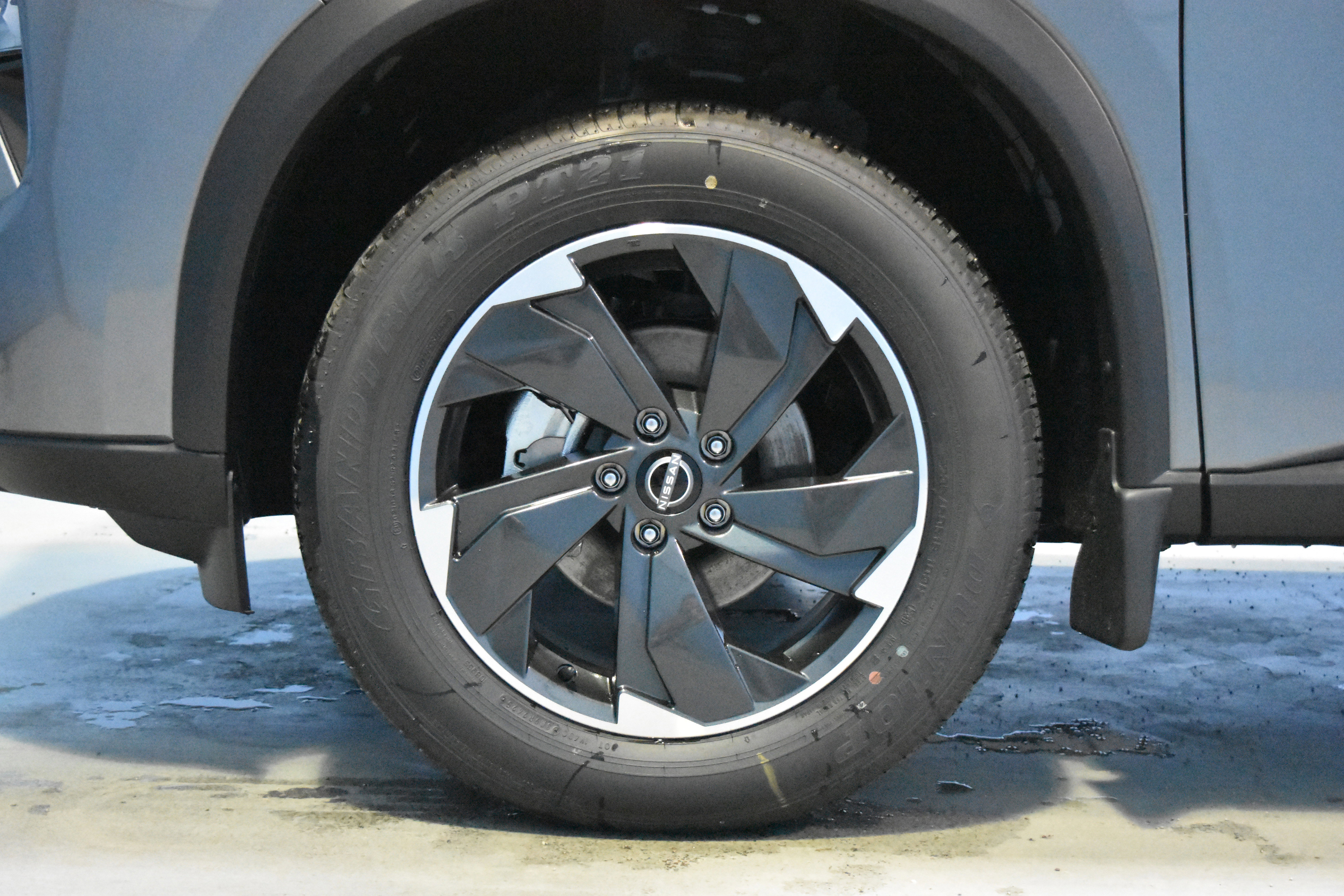 New 2026 Nissan Rogue SV w/ SV Premium Package image 21
