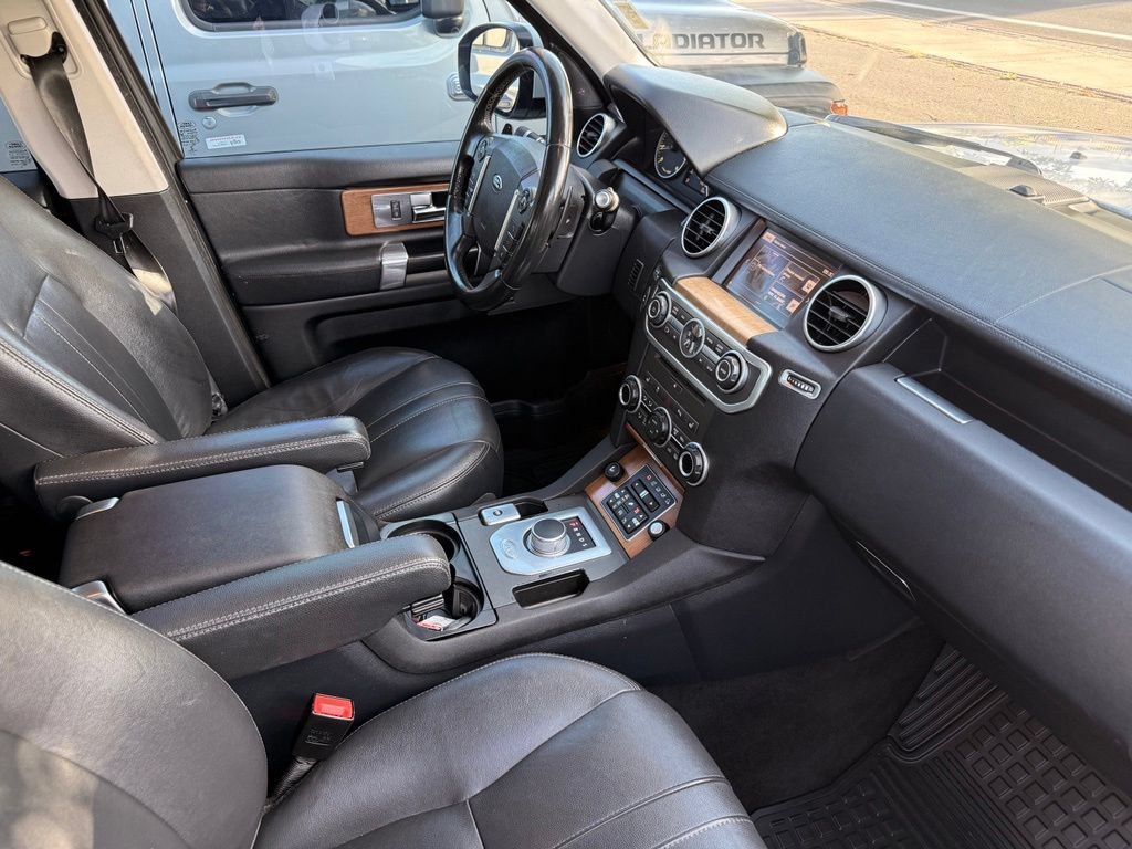 Used 2016 Land Rover LR4 HSE AWD/4WD image 18