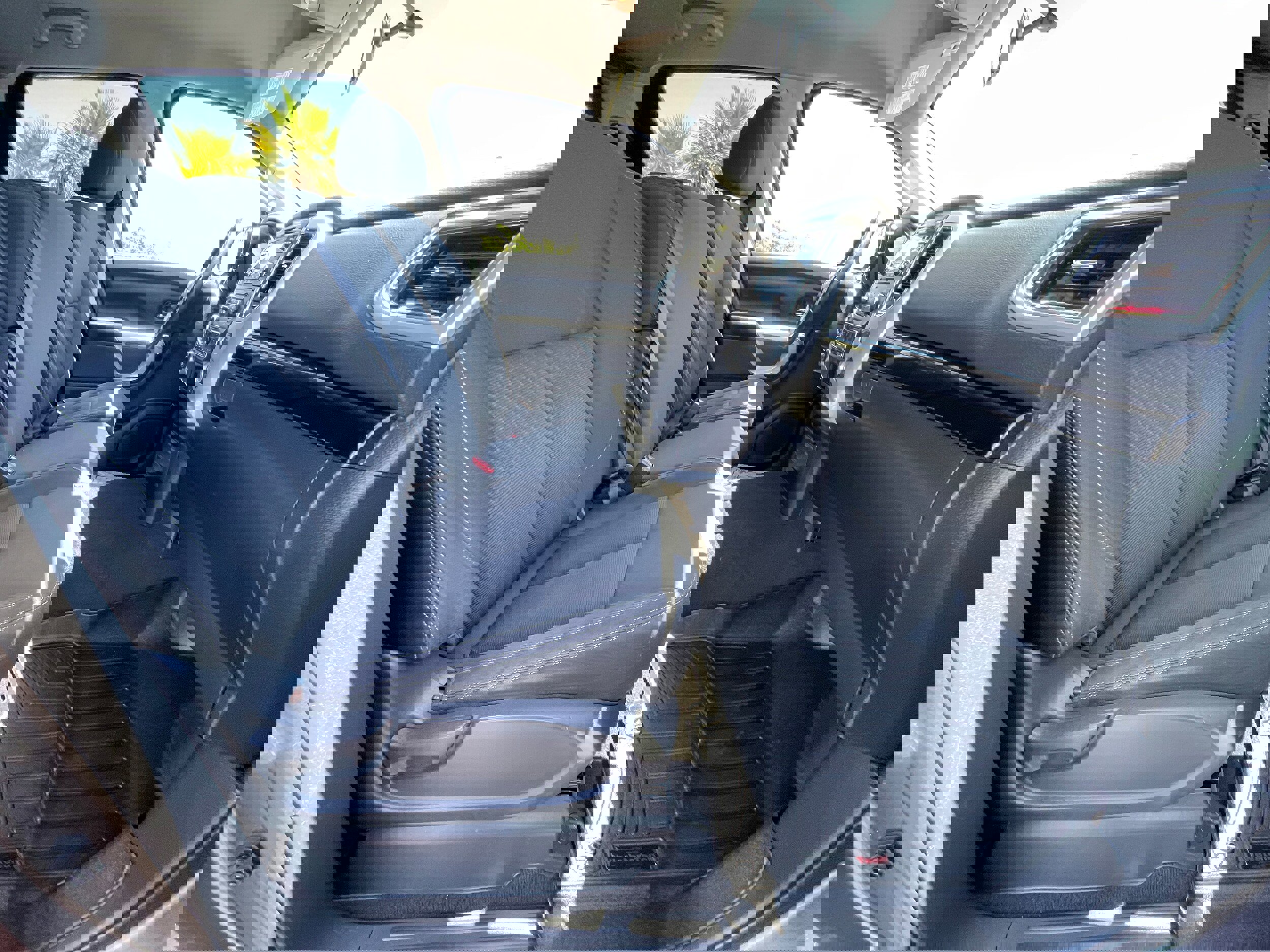 Used 2018 Nissan Titan SV image 28