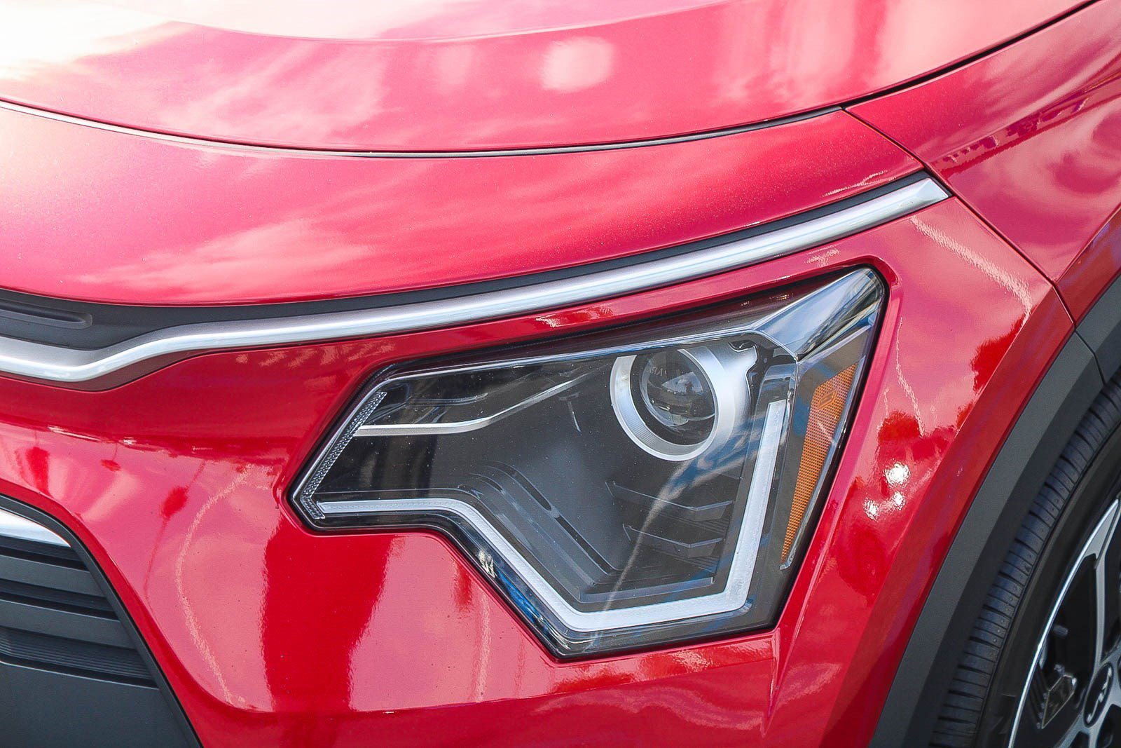 Used 2025 Kia Niro LX FWD image 5